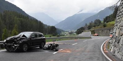Die Unfallstelle in Giarsun - der Motorradfahrer war auf die Gegenfahrbahn geraten und frontal mit dem entgegen kommenden Auto kollidiert.