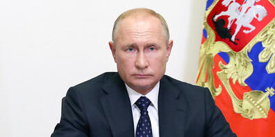 dpatopbilder - HANDOUT - Präsident Wladimir Putin am Mittwoch während einer Sitzung des Kabinetts. Foto: Mikhail Klimentyev/Pool Sputnik Kremlin/AP/dpa - ACHTUNG: Nur zur redaktionellen Verwendung und nur mit vollständiger Nennung des vorstehenden...
