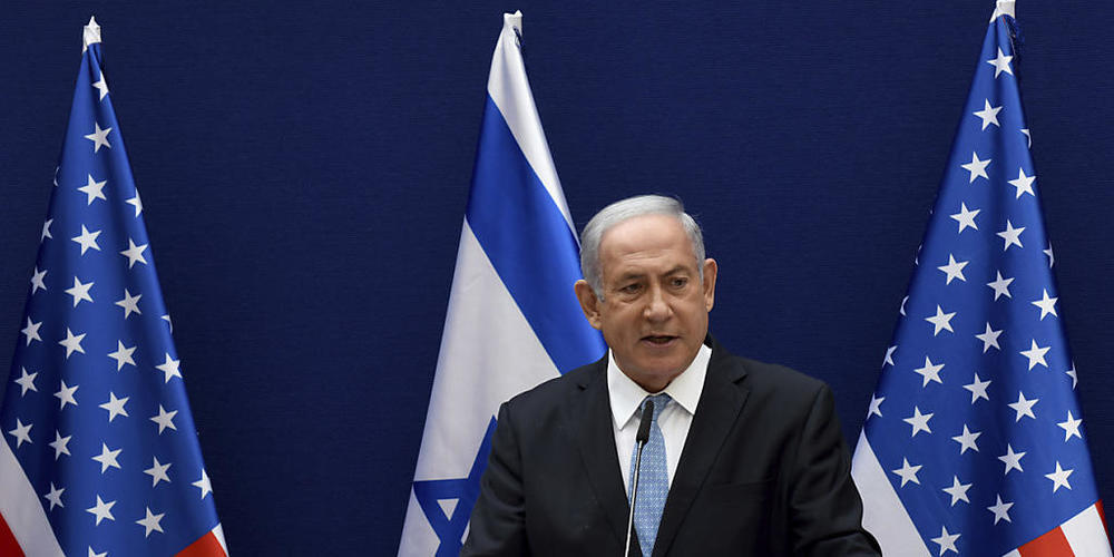 Benjamin Netanjahu, Ministerpräsident von Israel, nimmt gemeinsam mit Kushner, dem Berater von US-Präsident Trump an einer Pressekonferenz teil. Foto: Debbi Hill/Pool UPI/AP/dpa
