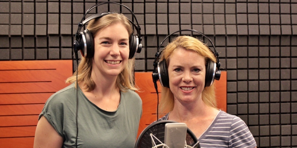 Kennengelernt haben sich Céline Landolt und Angelina Kreyenbühl bei einer Sprecherinnen-Ausbildungen und schnell machte sie ihre gemeinsame Leidenschaft Hörspiele zu einem Team.