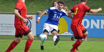 Beim letzten Zusammentreffen des FC Widnau zuhause gegen den FC Rüti war Sandro Hutter einer der Aktivposten (Bild: Ulrike Huber)