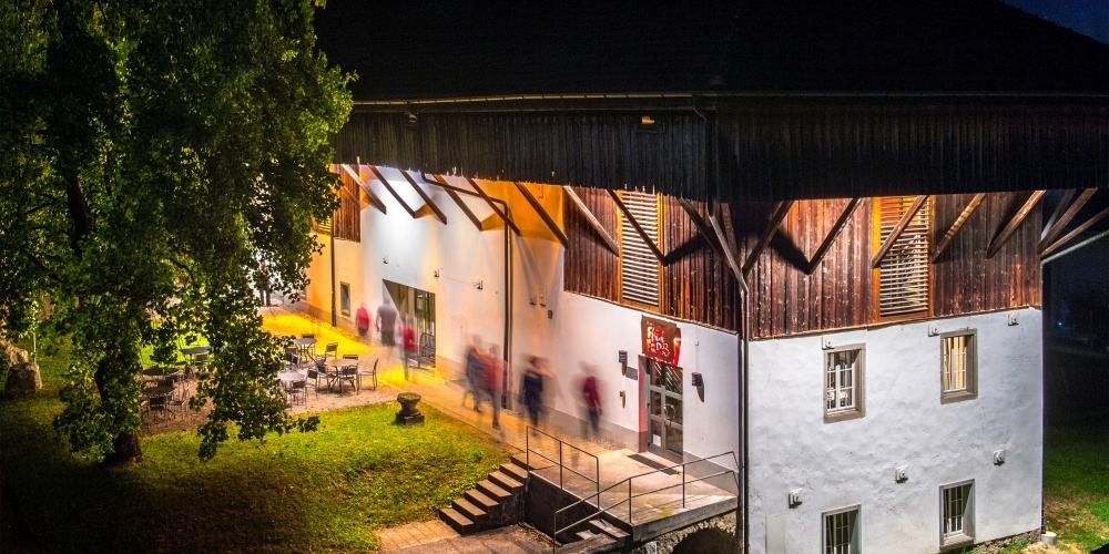 Zu den 66 unterstützten Projekten gehört ein Beitrag an die Erneuerung der kulturellen Infrastruktur im Kulturtreff Rotfarb in Uznach. (Archivbild)