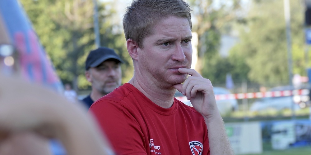Die Sorgenfalten bei Sportchef Michael Hausmann werden grösser (Bild: Ulrike Huber)