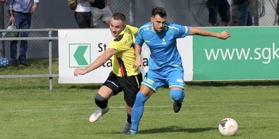 Viele Zweikämpfe bestimmten das Derby zwischen St. Margrethen und Altstätten (Bilder: Ulrike Huber)