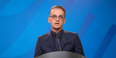 Heiko Maas, Außenminister von Deutschland, spricht im Auswärtigen Amt. Maas hat US-Präsident Trump ein ruchloses Verhalten im amerikanischen Wahlkampf vorgeworfen. Foto: Stefanie Loos/AFP Pool/dpa