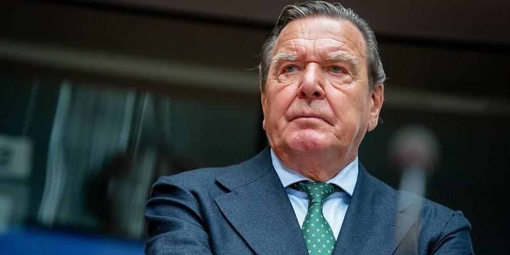 ARCHIV - Altkanzler Gerhard Schröder in Berlin. Foto: Kay Nietfeld/dpa