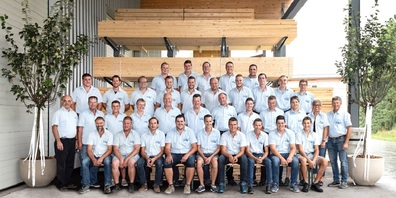 Die Mitarbeitenden der WernerAltherr GmbH Urnäsch auf dem Teamfoto 2020.