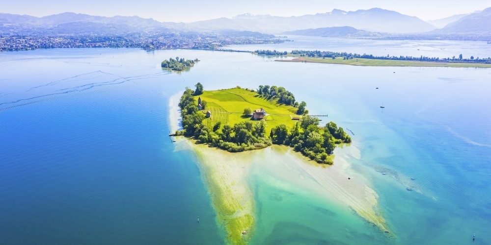 Ufenau ist die grösste Insel der Schweiz und fasziniert in verschiedener Hinsicht.