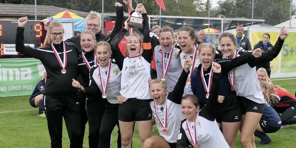 Der SVD Diepoldsau-Schmitter holt den Finalsieg bei den Schweizer Meisterschaften im Faustball (Bilder: Ulrike Huber)