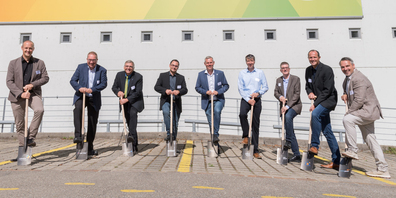 Von links nach rechts: Thomas Di Lorenzo, Leiter Abwasserwirtschaft, Limeco / Markus Blättler, Geschäftsführer, SWL Energie AG / Lucas Neff, Stadtrat Dietikon, Infrastrukturvorstand / Stefan Hausamman, Leiter Energiebeschaffung, Eniwa AG / Ernst Uhler, Geschäftsführer, Energie Zürichsee Linth AG / Martin Schaub, Leiter Energiehandel, Energie Wasser Bern / Andreas Kriesi, Stadtrat Schlieren, Ressortvorsteher Werke, Versorgung und Anlagen / Peter Heim, CTO, Industrielle Betriebe Interlaken AG / Thomas Peyer, Leiter Beratung&Services, Swisspower AG. (Bild: zvg)