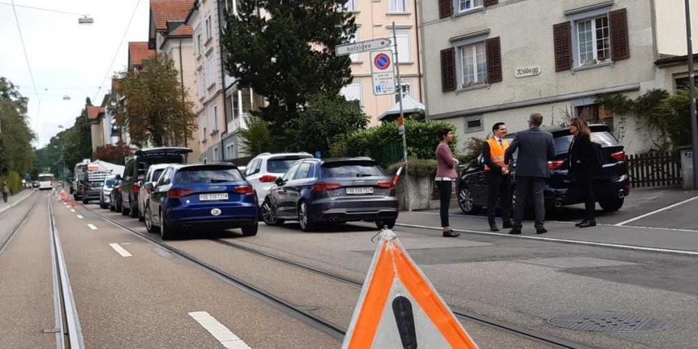 Bei einem Gewaltdelikt in der Stadt St. Gallen starben am vergangenen Mittwoch zwei Menschen. Die Polizei stand mit einem Grossaufgebot im Einsatz und sperrte das Gebiet weiträumig ab.
