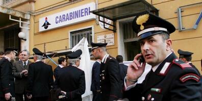 Italienische Carabinieri sind auf der Suche nach einem entflohenen Mörder. (Symbolbild)