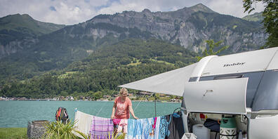 Die Campingplätze am Wasser, wie hier der Campingplatz Aaregg am Brienzersee, waren als Erste ausgebucht. (Achivbild)