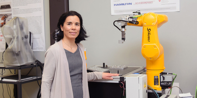 Freude an der Robotik: Agathe Koller leitet das Institut für Laborautomation und Mechatronik an der Hochschule für Technik Rapperswil und unterrichtet dort auch selber. Spricht sie über Projekte ihrer Studenten, blüht sie auf. 