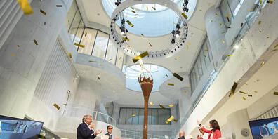 Sogar Roger Federer war dabei: der Schokoladenbrunnen im neuen Museum von Lindt &amp; Sprüngli.