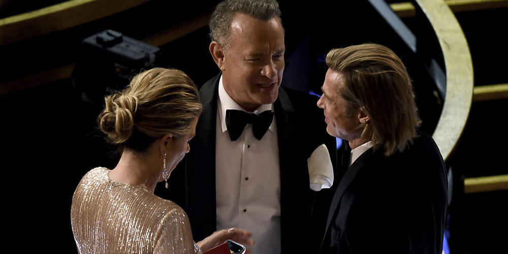 Die Dreharbeiten zum Elvis-Film mit Tom Hanks (Mitte) können fortgesetzt werden. Australien, wo der Film gedreht wird, hat grünes Licht gegeben. (Archivbild)