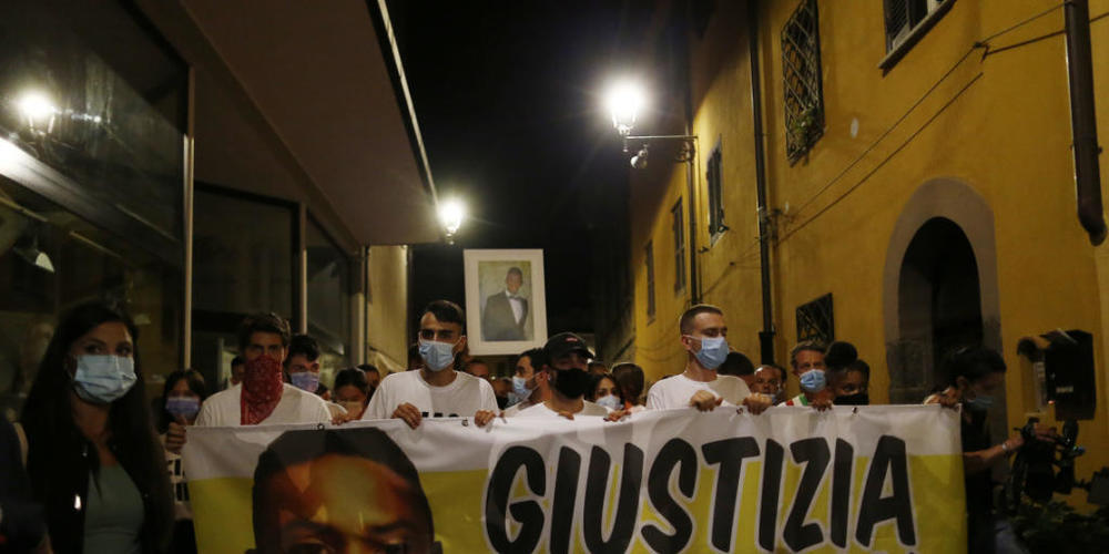 Demonstranten in Paliano fordern «Giustizia Per Willy» («Gerechtigkeit für Willy»). Foto: Cecilia Fabiano/Lapresse/LaPresse/AP/dpa