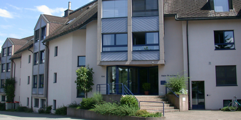 Nach der Bestätigung eines Coronafalls im Heim St. Antonius in Hurden hat die Heimleitung ein Besuchsverbot erlassen. (Bild: Archiv)