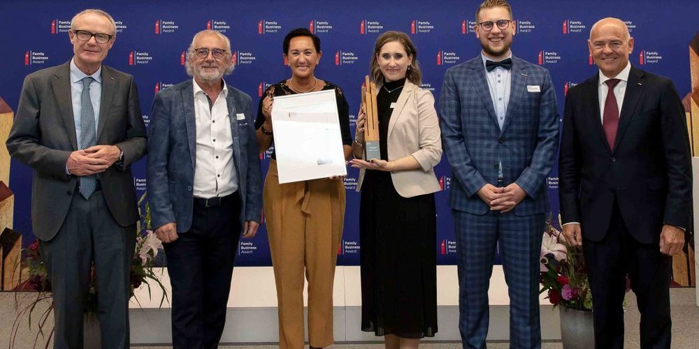 Die Metzler & Co. AG (Mitte) mit Martin Haefner (links), Verwaltungsratspräsident AMAG Group AG, und Morten Hannesbo (rechts), CEO AMAG Group AG