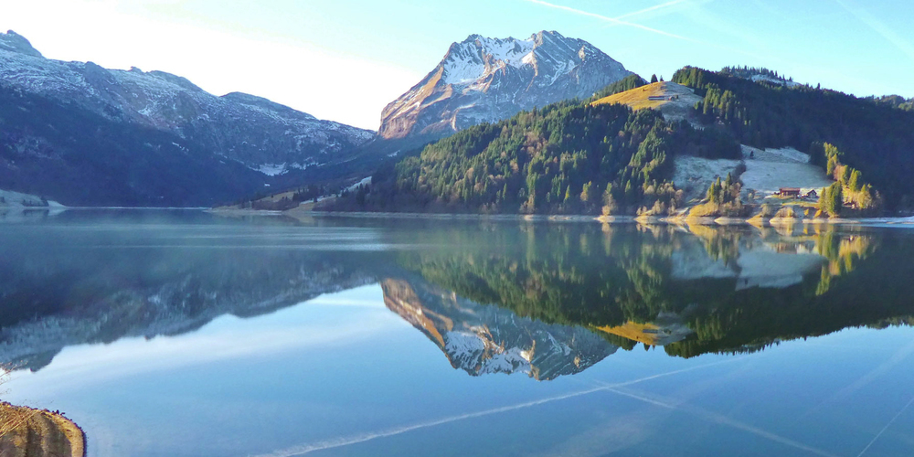 Das Wägital liegt idyllisch in den Voralpen, fernab von Ballungszentren und Verkehrsströmen. (Bild: Verkehrsverein Wägital)