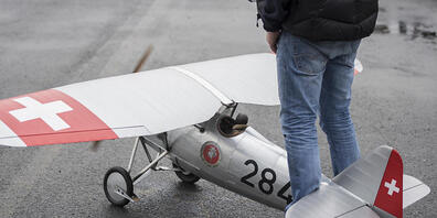 Die EU will die Regeln für die Modellfliegerei anpassen. Der Nationalrat wehrt sich dagegen. (Themenbild)