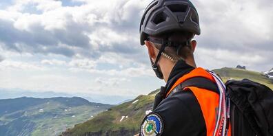 Ein 34-jähriger Amerikaner ist in den Churfirsten SG bei einem Sprung mit dem Wingsuit tödlich verunglückt. (Symbolbild)