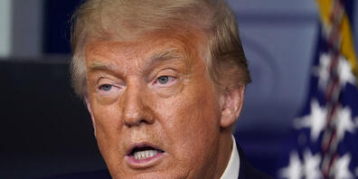 Das Wahlkampfteam von Donald Trump hat Vorwürfe einer Amerikanerin zurückgewiesen, wonach der heutige US-Präsident sie 1997 gegen ihren Willen geküsst und begrapscht haben soll. Foto: Evan Vucci/AP/dpa