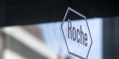 Roche kommt auf der Suche nach einem Coronamittel voran. Das bereits zugelassene Roche-Mittel Actemra/RoActemra (Tocilizumab) hat in einer Studie die angestrebte Wirkung bei Patienten mit coronabedingter Lungenentzündung erreicht. (Archivbild)