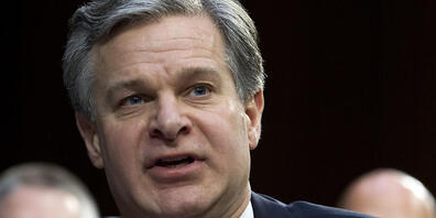 ARCHIV - Christopher Wray, FBI-Direktor, spricht vor einem Senatsausschuss im Kapitol. Russland mischt sich nach Worten von FBI-Chef Christopher Wray wieder massiv in den US-Präsidentschaftswahlkampf ein. Foto: Jose Luis Magana/AP/dpa