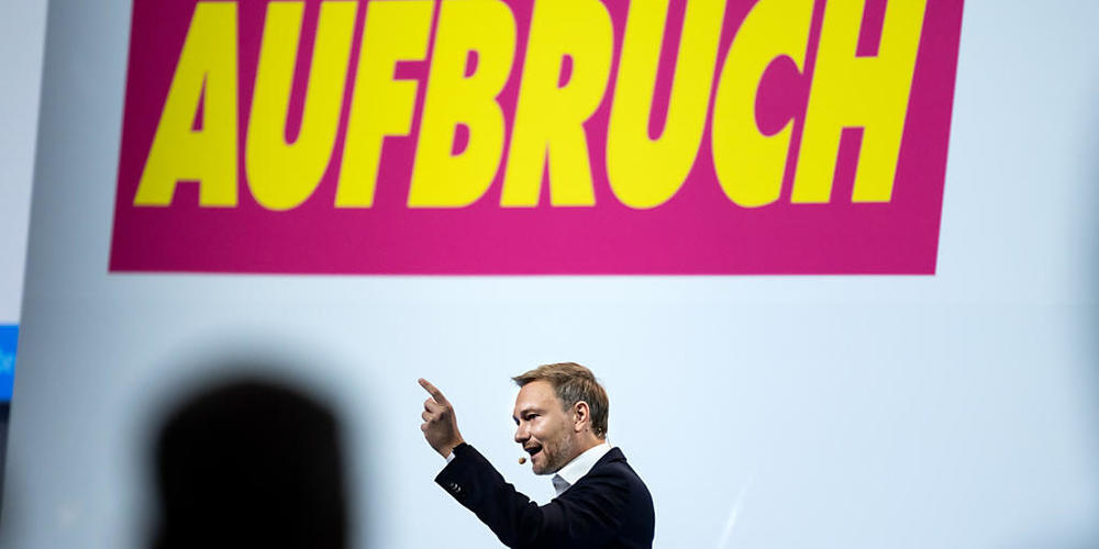 Christian Lindner, Bundesvorsitzender der FDP, spricht beim Bundesparteitag der Freien Demokraten (FDP). Foto: Bernd von Jutrczenka/dpa