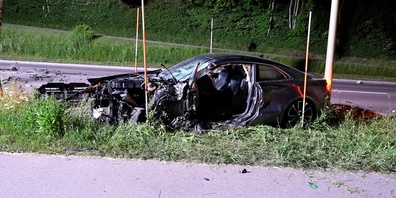 Das Unfallauto in Endlage.