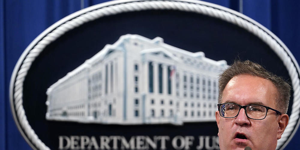 Die US-Regulierungsbehörde und ihr Chef,  Andrew Wheeler, haben mit dem deutschen Autokonzern Daimler einen Vergleich im Dieselstreit vereinbart.