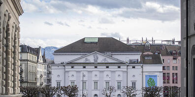 Die Nordfassade des Luzerner Theaters: Die Um- und Neubaupläne stossen bei Denkmal- und Heimatschutz auf Ablehnung. (Archivbild)