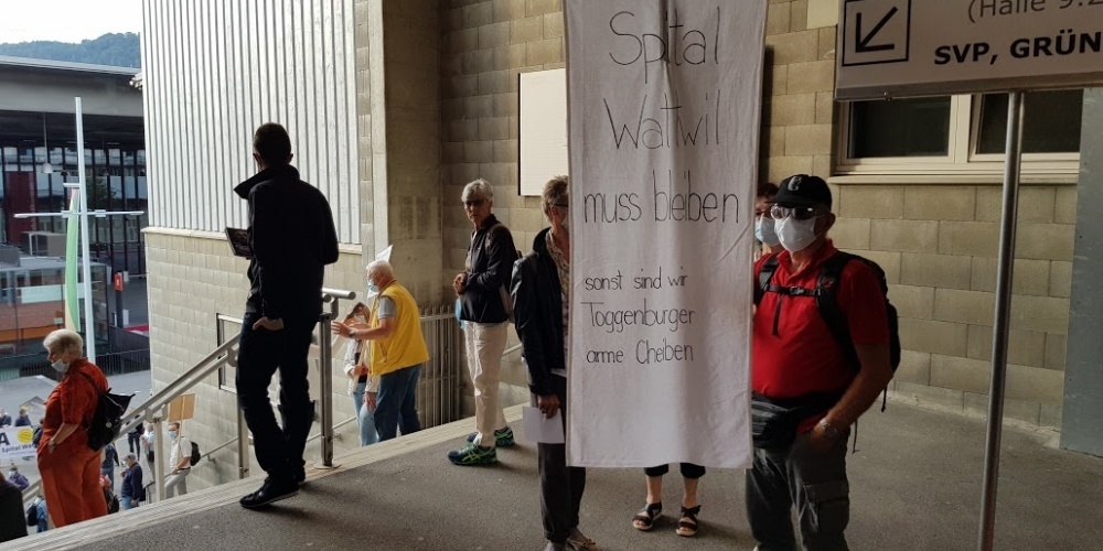 Geplante Spitalschliessungen stossen in der Bevölkerung auf Unverständnis, weil in anderen Bereichen immer und überall Geld ausgegeben wird.