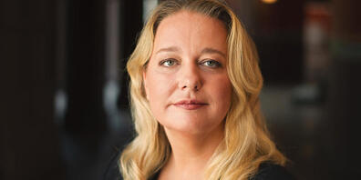 ARCHIV - Katharina Wagner, künstlerische Leiterin und Geschäftsführerin der Bayreuther Festspiele, steht im Festspielhaus. Foto: Nicolas Armer/dpa