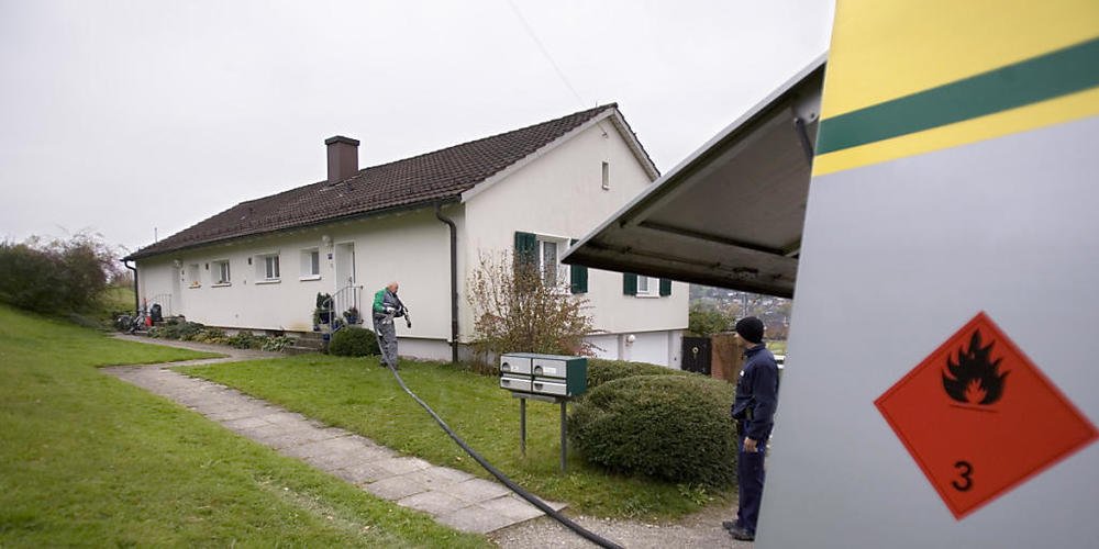 Heizöl wird mit dem neuen CO2-Gesetz teurer, wenn die Emissionen aus Brennstoffen nicht genügend zurückgehen. (Symbolbild)
