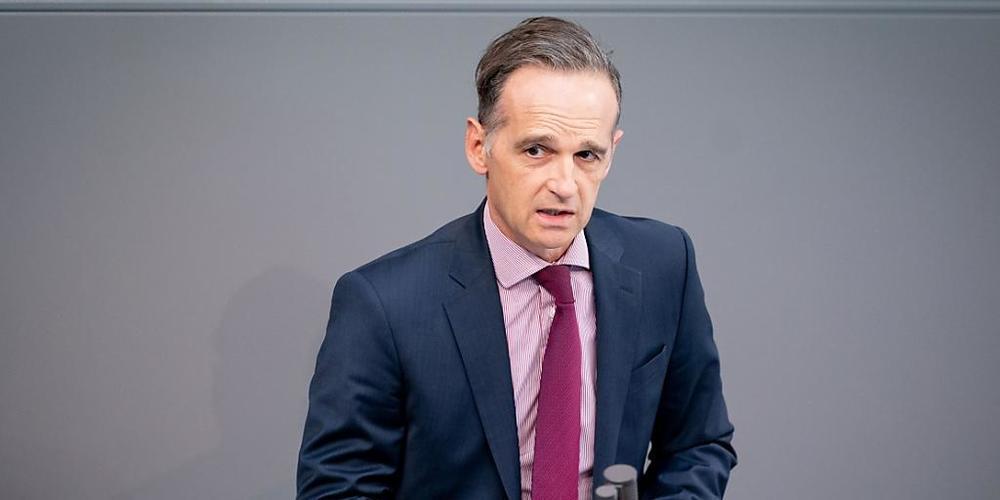 Heiko Maas (SPD), Außenminister, spricht während der 177. Sitzung des Bundestags zu den Abgeordneten. Foto: Kay Nietfeld/dpa
