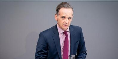 Heiko Maas (SPD), Außenminister, spricht während der 177. Sitzung des Bundestags zu den Abgeordneten. Foto: Kay Nietfeld/dpa