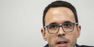 Stefan Kuster gibt die Leitung der Abteilung übertragbare Krankheiten im Bundesamt für Gesundheit bereits wieder ab. Er will künftig auf Mandatsbasis für die Behörde arbeiten. (Archivbild)I