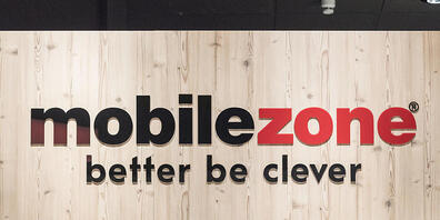 Die Handyladenkette Mobilezone geht eine Kooperation mit dem Auto-Abo-Anbieter Carvolution ein. In vorerst 27 Shops von Mobilezone werden nun die Auto-Abos von Carvolution angeboten. (Archivbild)