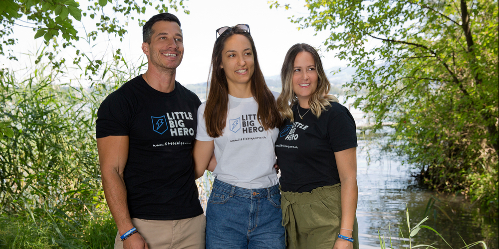 Neue Kräfte tragen seit Kurzem die Stiftung Little Big Hero mit. Thomas Wermelinger bekommt Unterstützung von Melanie und Selina Volkart (v. l.).  