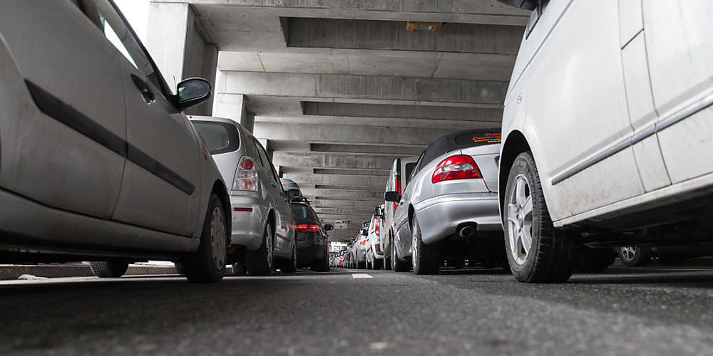Die Wartezeit am Vereina-Autoverlad im Engadin betrug am Freitag drei Stunden (Archivbild).