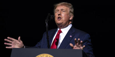 Insgesamt 3500 amerikanische Firmen haben die US-Regierung unter Präsident Donald Trump wegen Zöllen auf Waren aus China verklagt. (Archivbild)