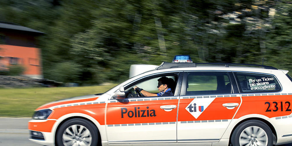 In Lugano ist am Samstag eine 86-jährige Automobilistin mit einem 63-jährigen E-Bike-Fahrer zusammengestossen. Der Mann wurde lebensgefährlich verletzt. (Symbolbild)
