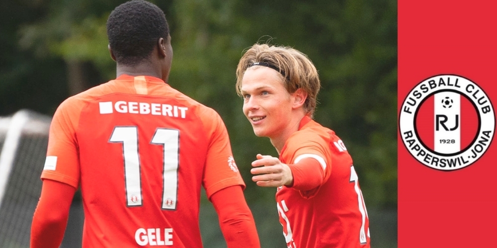 Jordan Gele (l.) mit drei Treffer und Noah Flühmann mit einem Treffer beglückwünschen sich.