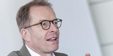 Der Zürcher Finanzvorsteher Daniel Leupi (Grüne) rechnet mit roten Zahlen im kommenden Jahr. (Archivbild)