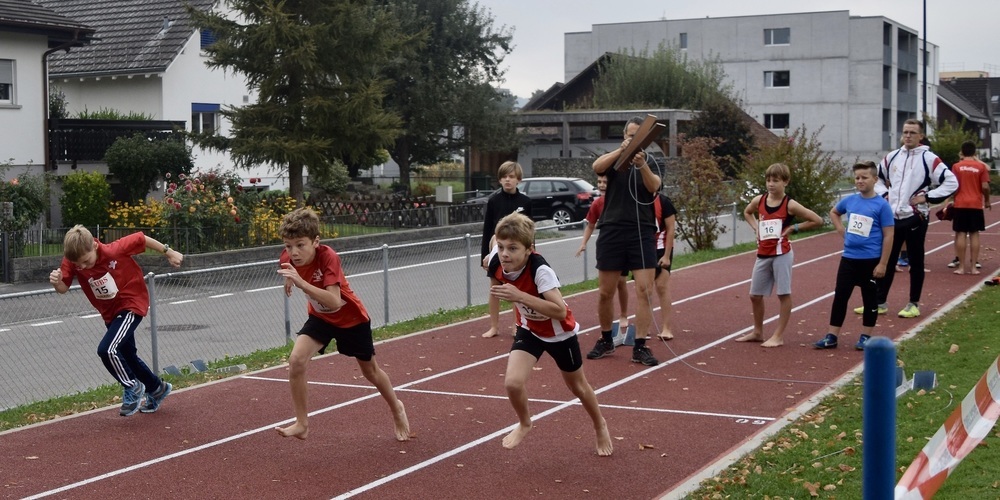 Die Jugendlichen zeigten beim 60-Meter-Lauf gute Leistungen (Bild: pd)