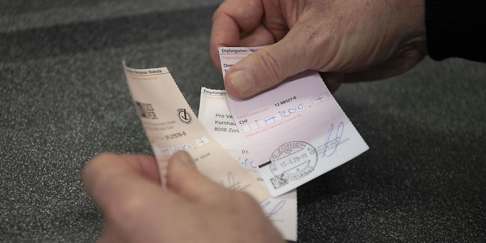 Die Zahlungsmoral der Firmen hat in der Schweiz bislang noch nicht unter der Coronakrise gelitten. Sie hat sich in der ersten Jahreshälfte im Vergleich zum Vorjahr sogar verbessert. (Gestellte Aufnahme)