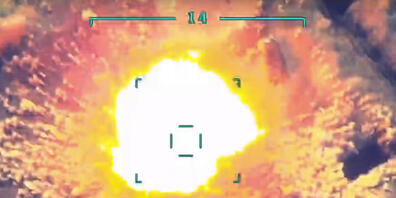 SCREENSHOT - Die aserbaidschanischen Streitkräfte greifen während der Kämpfe in der selbst ausgerufenen Republik Berg-Karabach die Artillerie der armenischen Armee an. Foto: Uncredited/Azerbaijan's Defense Ministry/AP/dpa - ACHTUNG: Nur zur redakt...