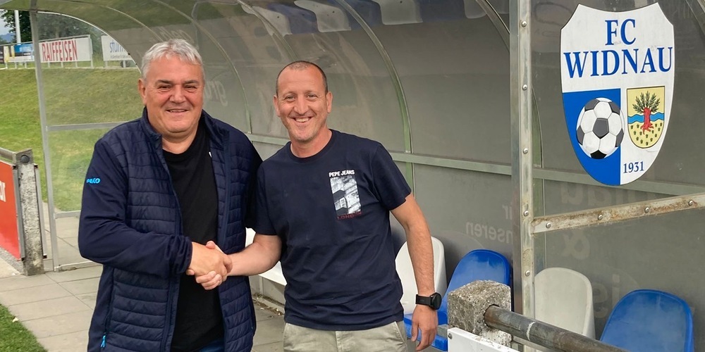 Sportchef Markus Hutter mit dem neuen Cheftrainer David Gonzalez.